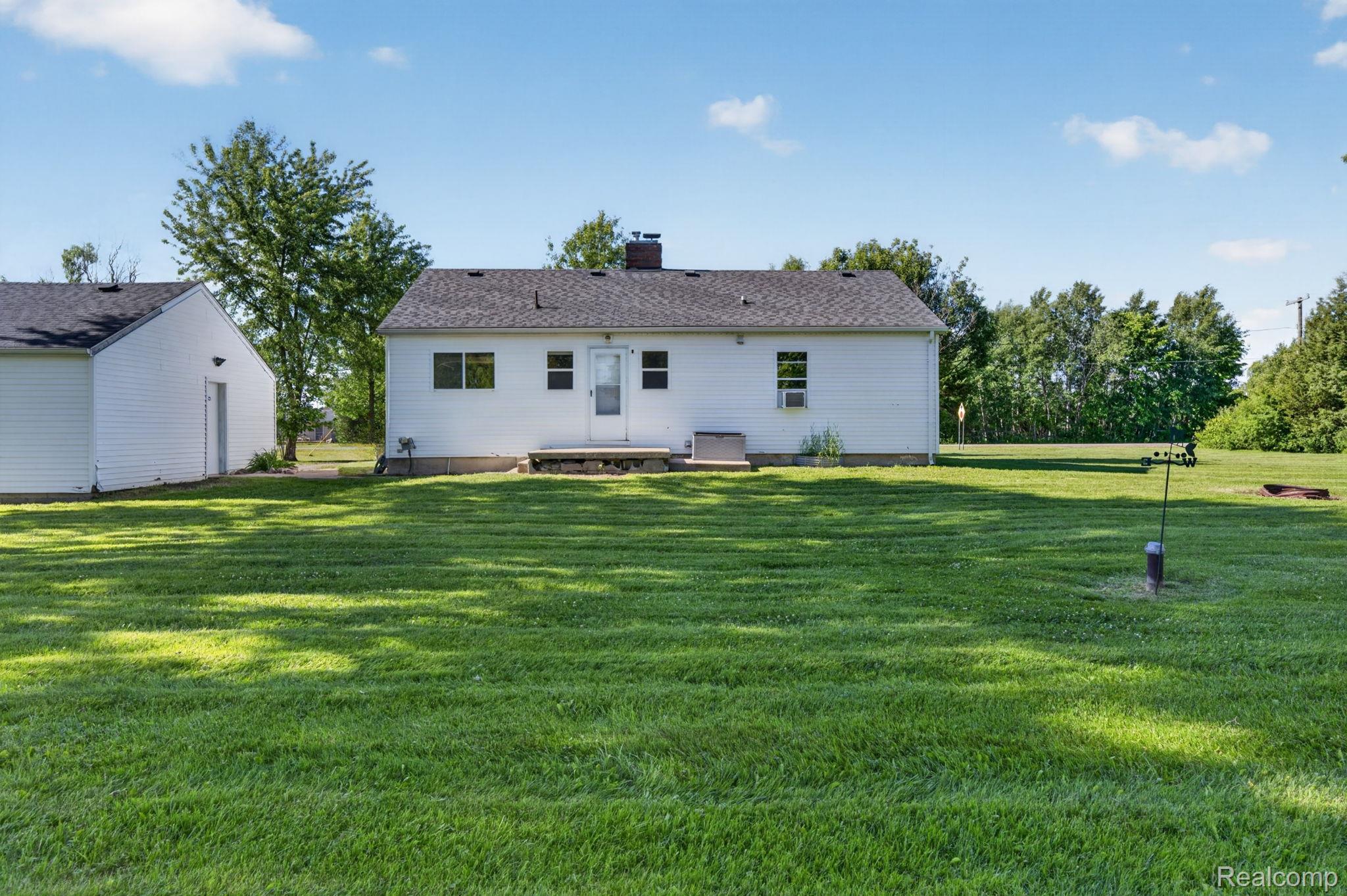 7077 West Frances Road Flushing, MI 48433 - Photo 37 of 50 37-web-or-mls-DSC_5063.jpg
