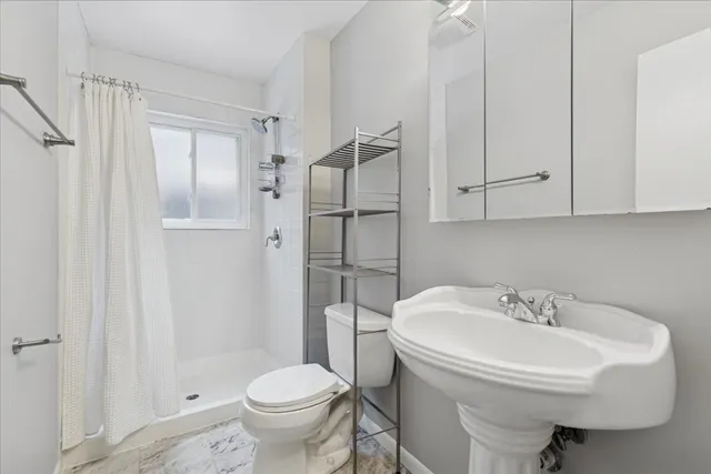 $2,800 | 1614 Main Street, Unit A, Evanston, IL 60202