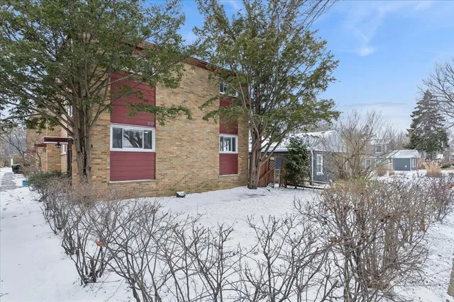 $2,800 | 1614 Main Street, Unit A, Evanston, IL 60202