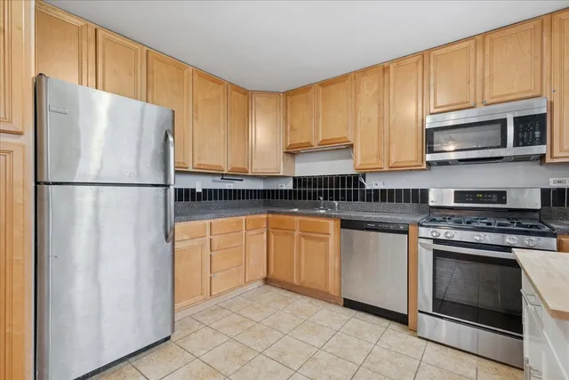 $2,800 | 1614 Main Street, Unit A, Evanston, IL 60202