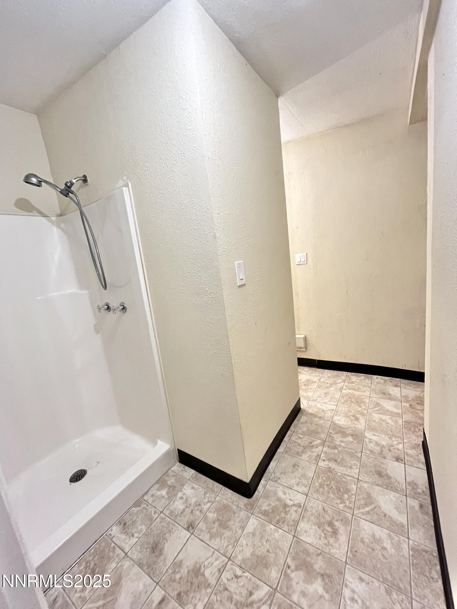 1695 Trabert Way Sparks, NV 89431 - Photo 15 of 17 a view of bathroom