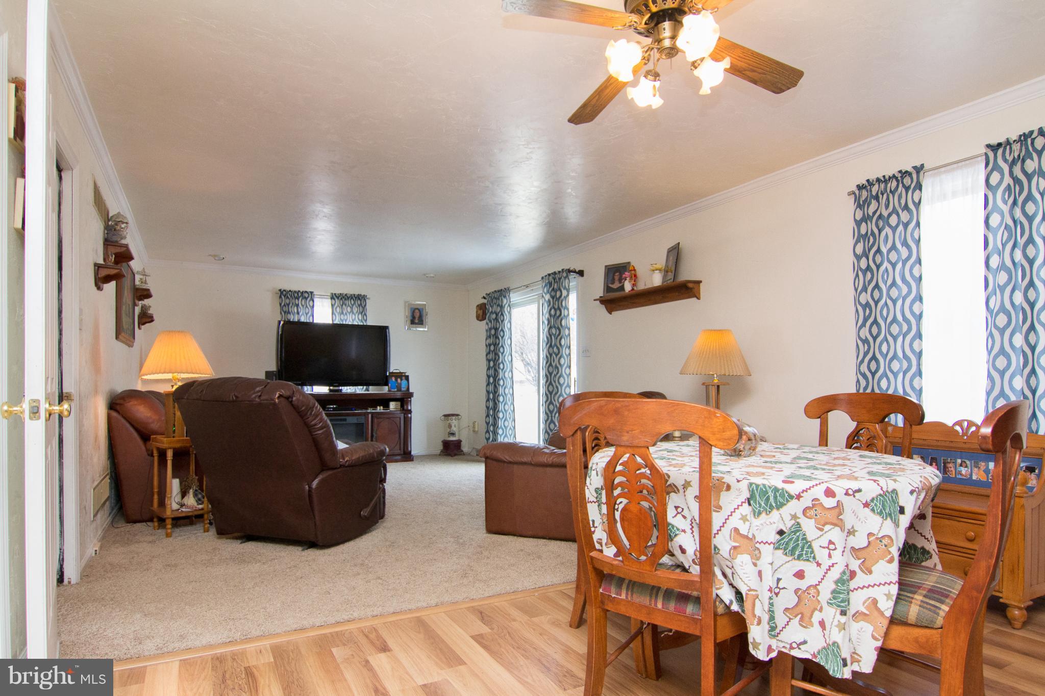 2400 Mt Ventus Road Manchester, MD 21102 - Photo 10 of 28 Family Room