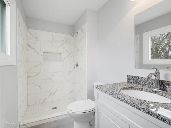 $435,000 | 30-w243 Wiant Road, West Chicago, IL 60185