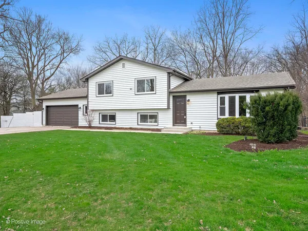 $435,000 | 30-w243 Wiant Road, West Chicago, IL 60185