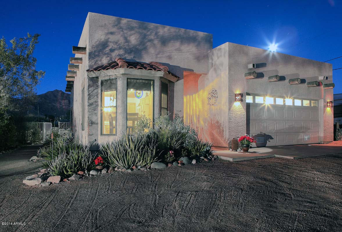5601 South Jacaranda Road Gold Canyon, AZ 85118 - Photo 11 of 34 Night-Front View2