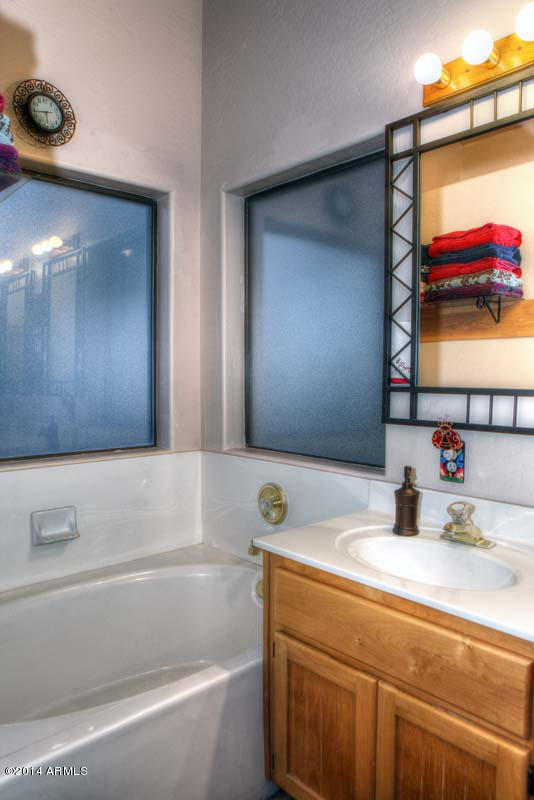 5601 South Jacaranda Road Gold Canyon, AZ 85118 - Photo 16 of 34 Night-Master Bath-Garden Tub