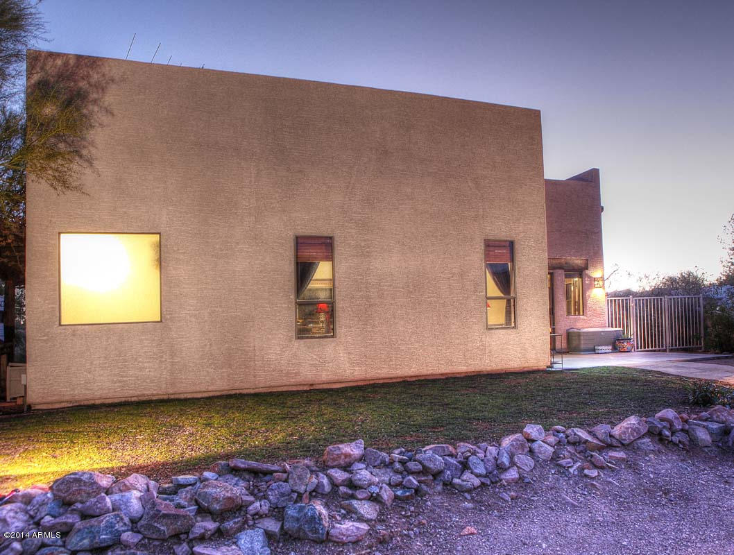 5601 South Jacaranda Road Gold Canyon, AZ 85118 - Photo 21 of 34 Night-Rear View
