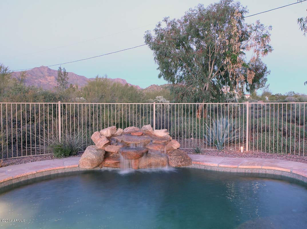 5601 South Jacaranda Road Gold Canyon, AZ 85118 - Photo 22 of 34 Night-Water Feature