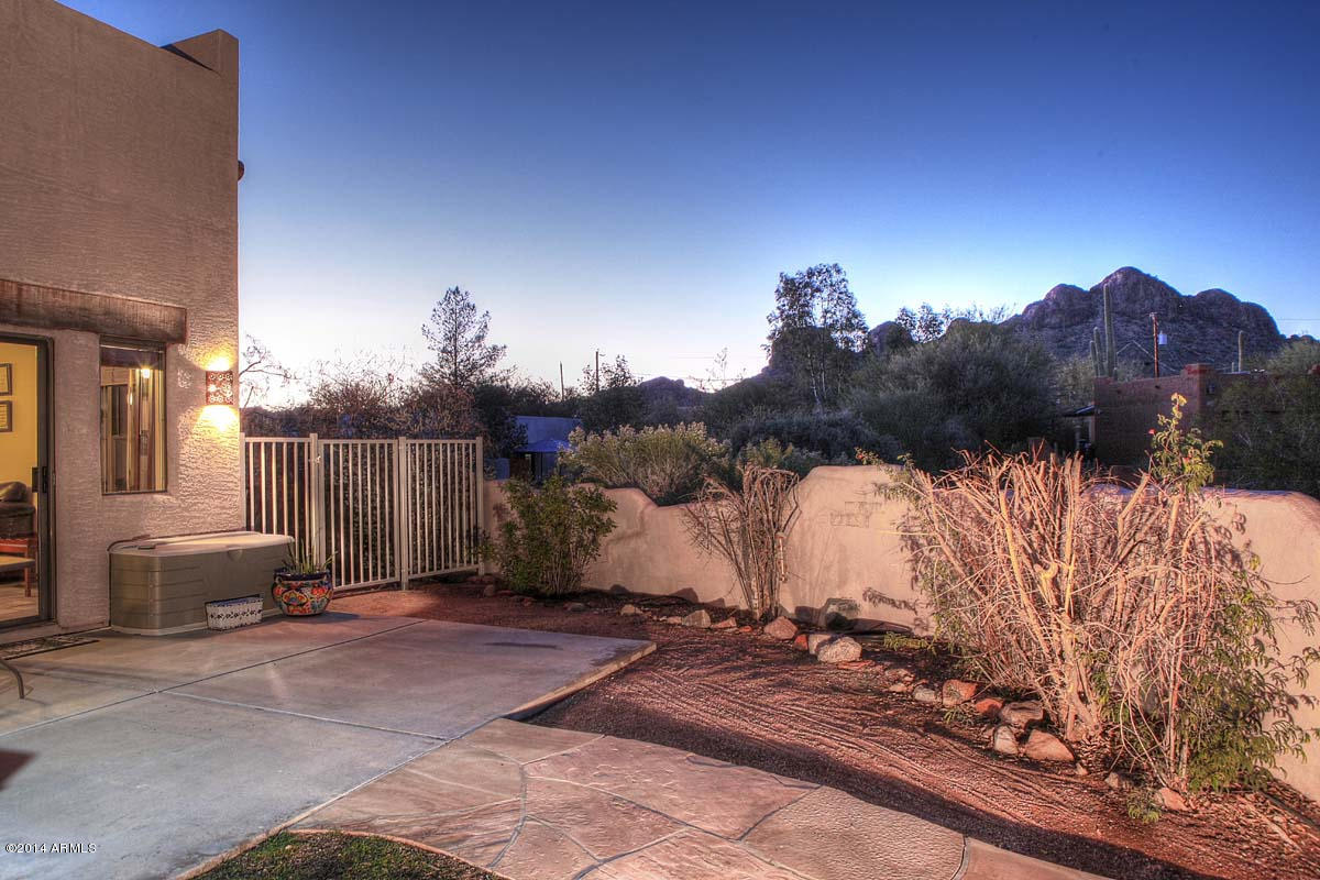 5601 South Jacaranda Road Gold Canyon, AZ 85118 - Photo 25 of 34 Night-Extended Patio