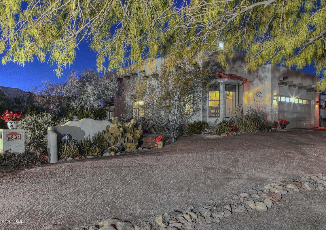 5601 South Jacaranda Road Gold Canyon, AZ 85118 - Photo 26 of 34 Night-Front View