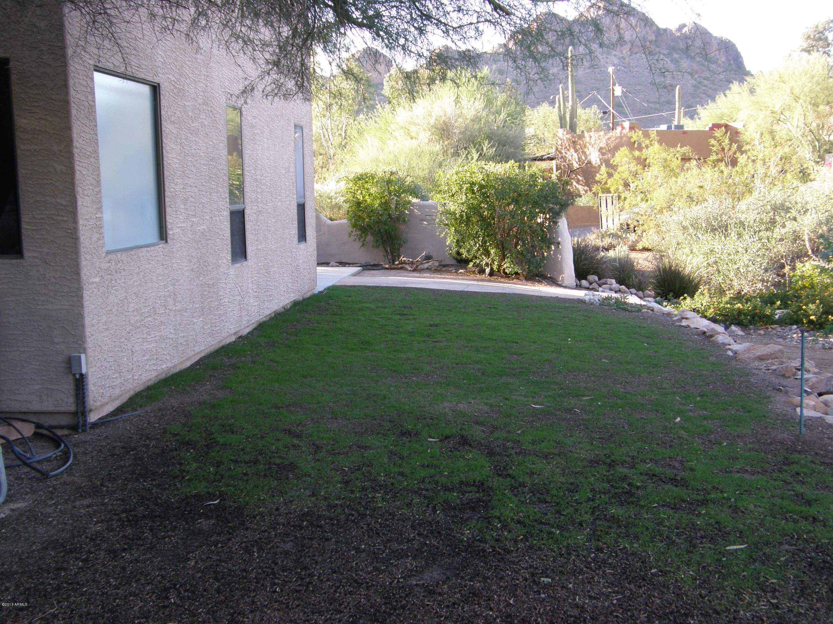 5601 South Jacaranda Road Gold Canyon, AZ 85118 - Photo 4 of 34 Grass Yard with View