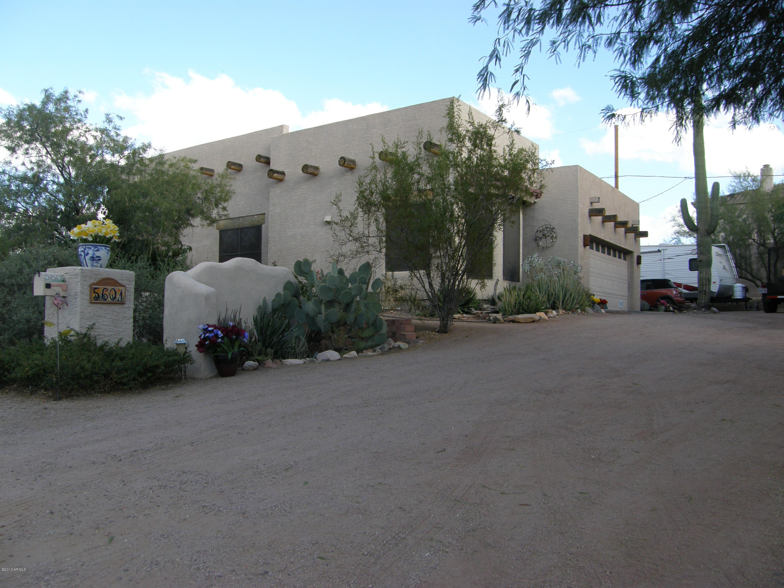 5601 South Jacaranda Road Gold Canyon, AZ 85118 - Photo 6 of 34 Front of Home #