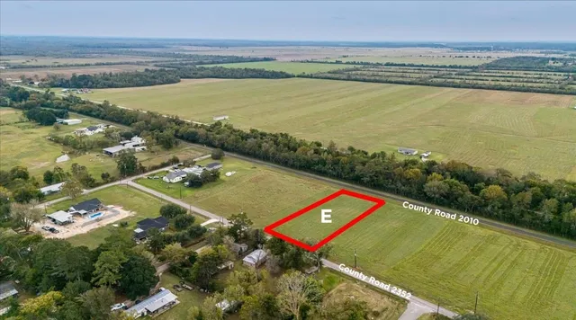 view of an outdoor space with lounge chair