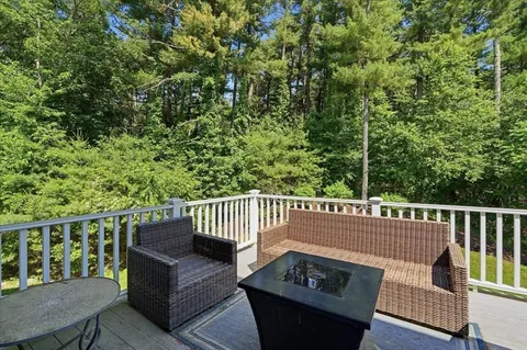 $1,099,000 | 7 Fountain Knoll Lane, Kingston, MA 02364