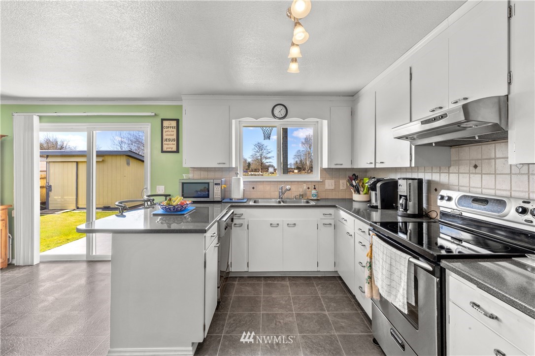 1325 Harding Road Aberdeen, WA 98520 - Photo 10 of 29 Gallery Image 10