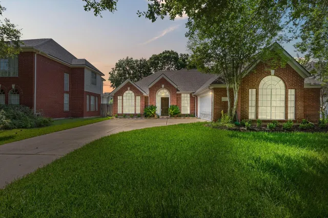 $2,500 | 4503 Summer Lakes, Sugar Land, TX 77479