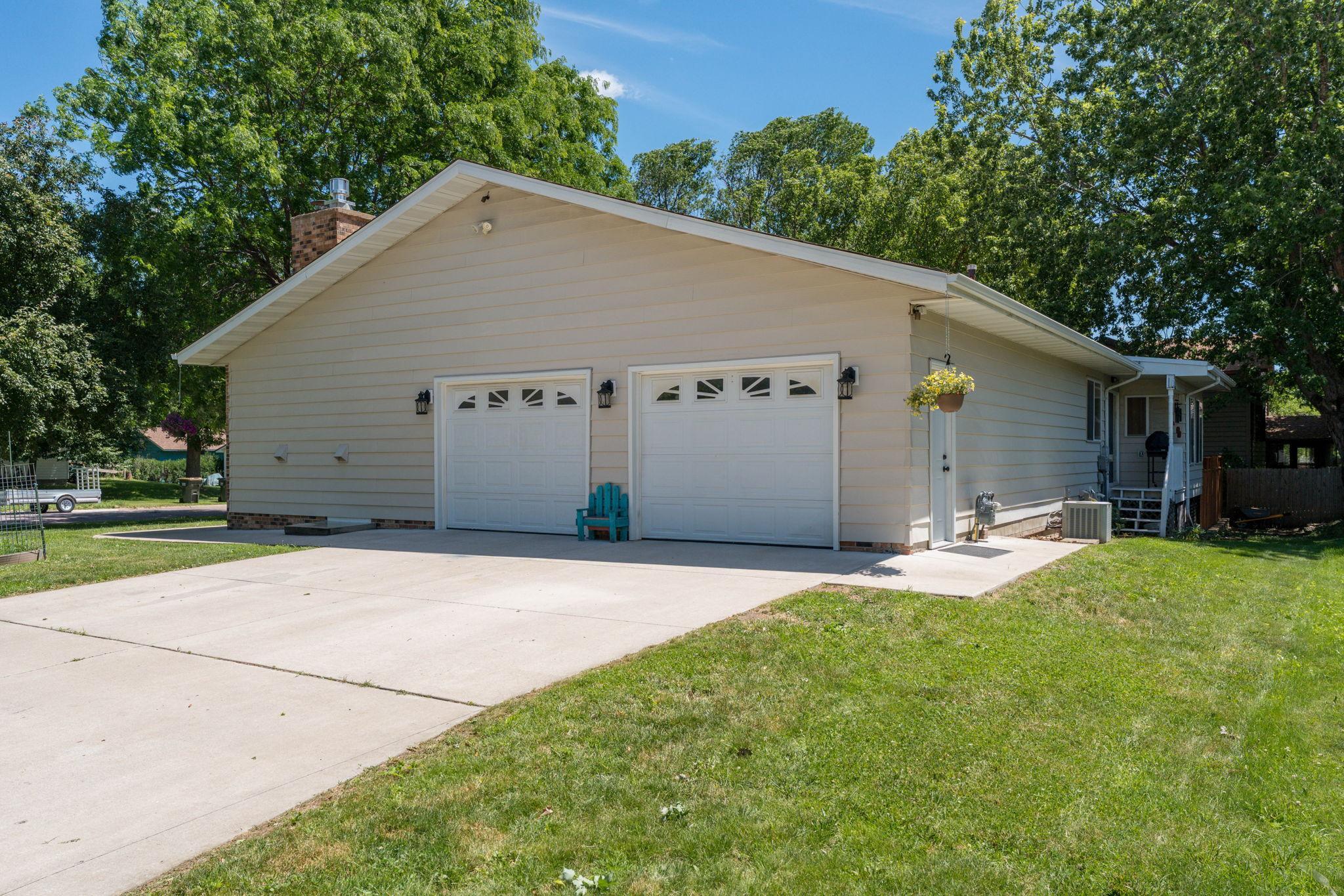 428 West Swift Street St. Peter, MN 56082 - Photo 5 of 46