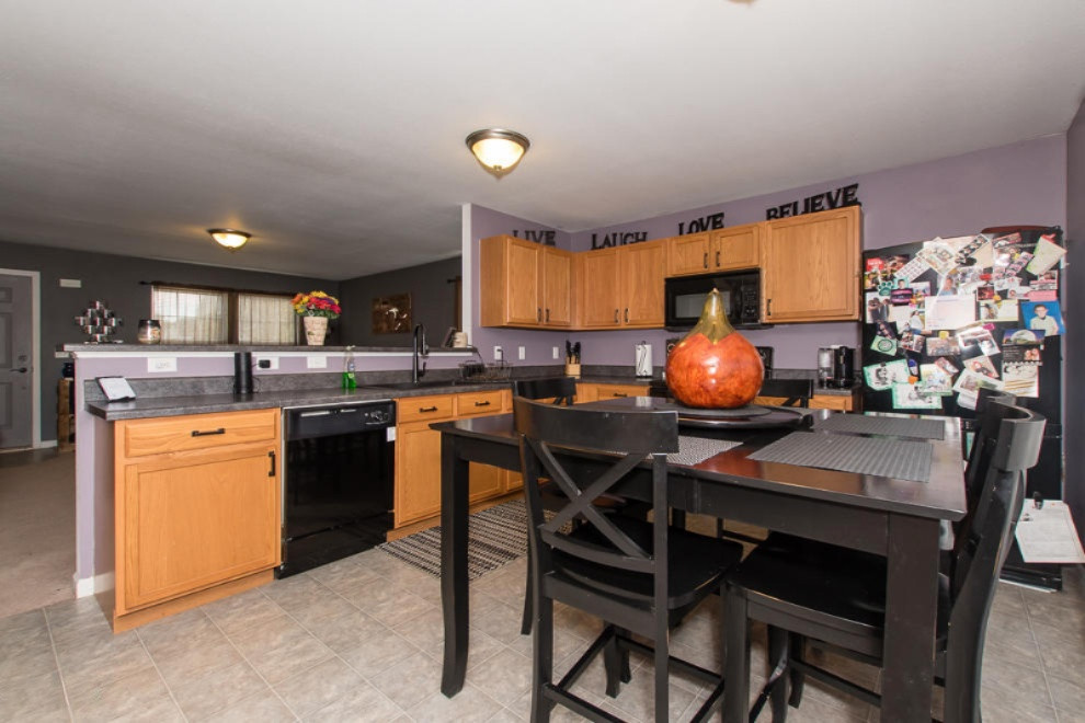 3143 Edling Drive Kalamazoo, MI 49004 - Photo 10 of 31 DSC_1528