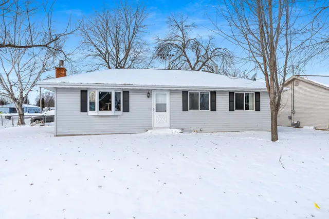 $229,900 | 175 McKinley Avenue, Omro, WI 54963
