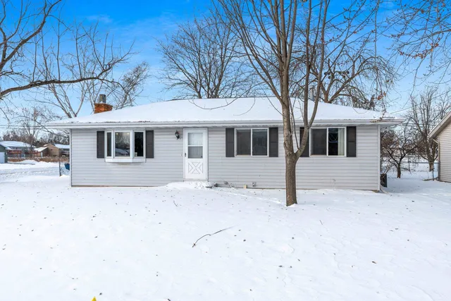 $229,900 | 175 McKinley Avenue, Omro, WI 54963