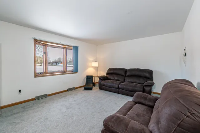 $229,900 | 175 McKinley Avenue, Omro, WI 54963