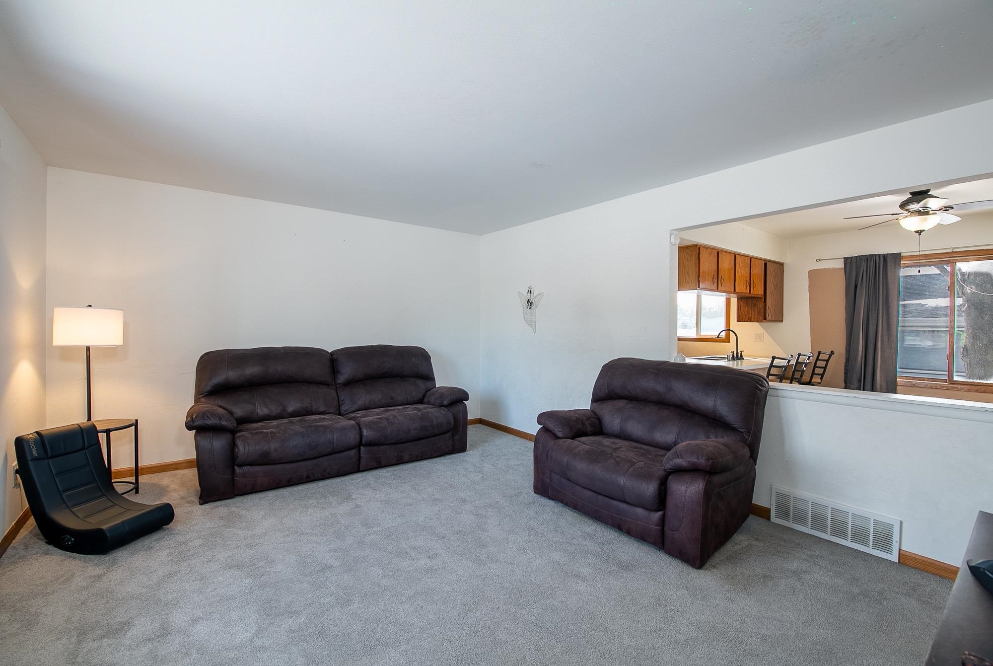 175 McKinley Avenue Omro, WI 54963 - Photo 3 of 19