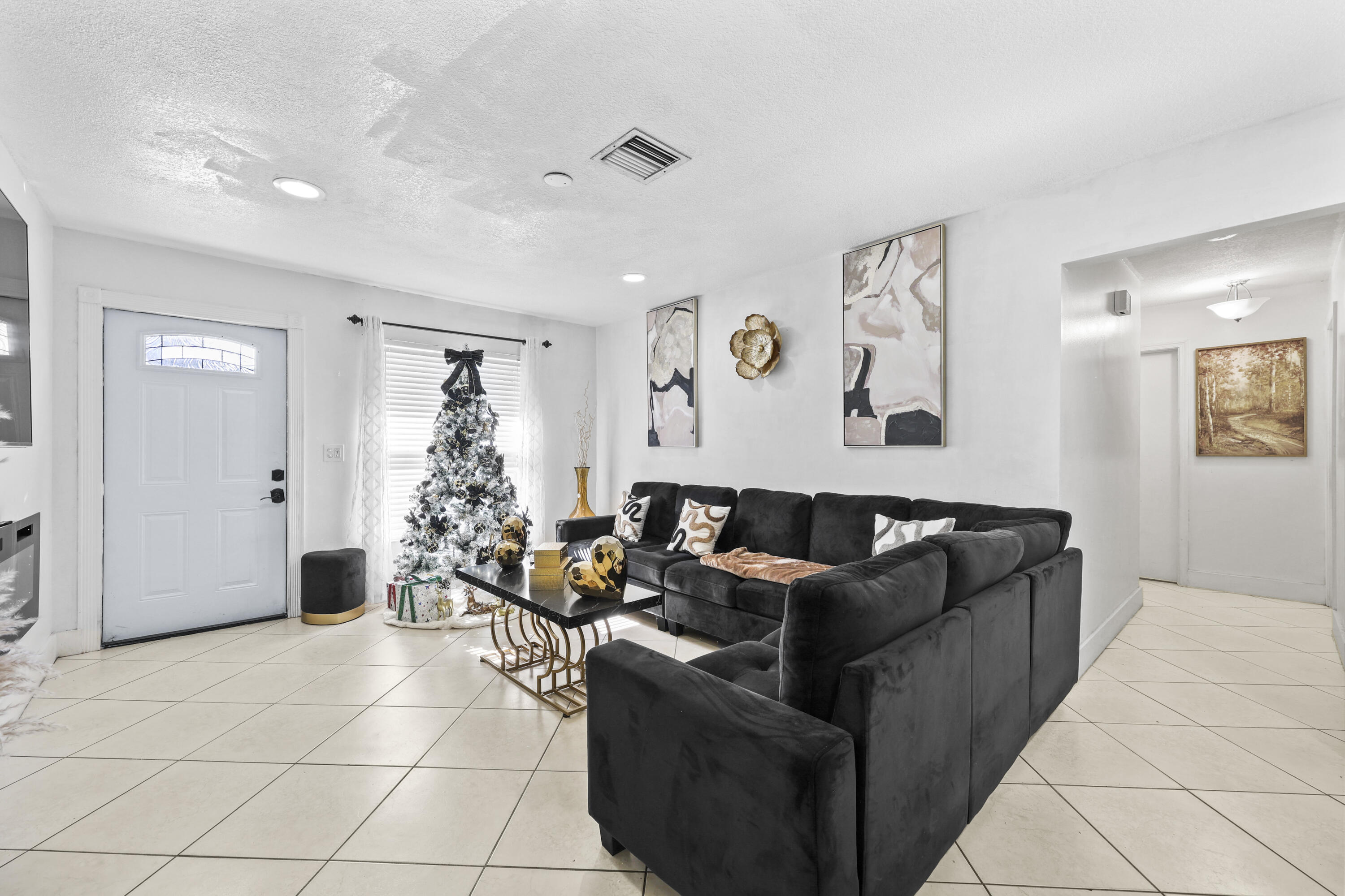 237 Southwest 5th Avenue Boynton Beach, FL 33435 - Photo 5 of 25 2C1A6617