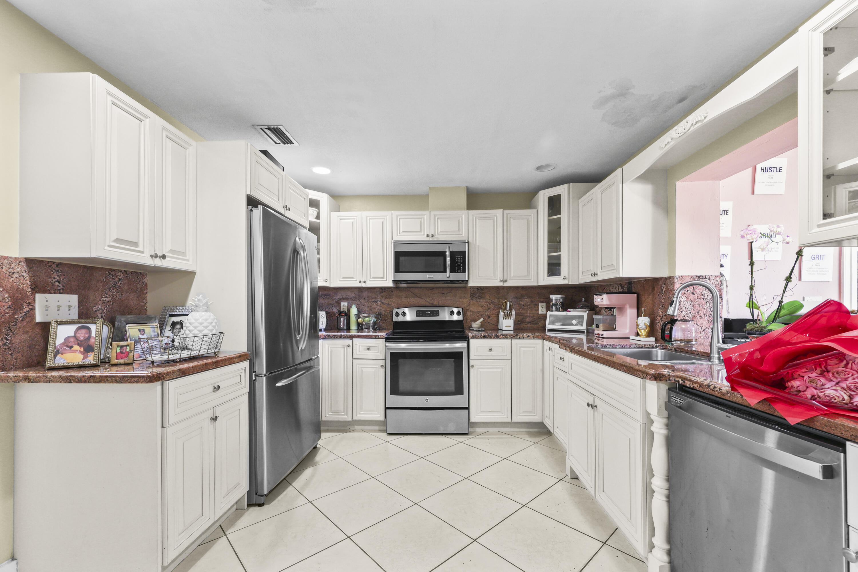 237 Southwest 5th Avenue Boynton Beach, FL 33435 - Photo 9 of 25 2C1A6593