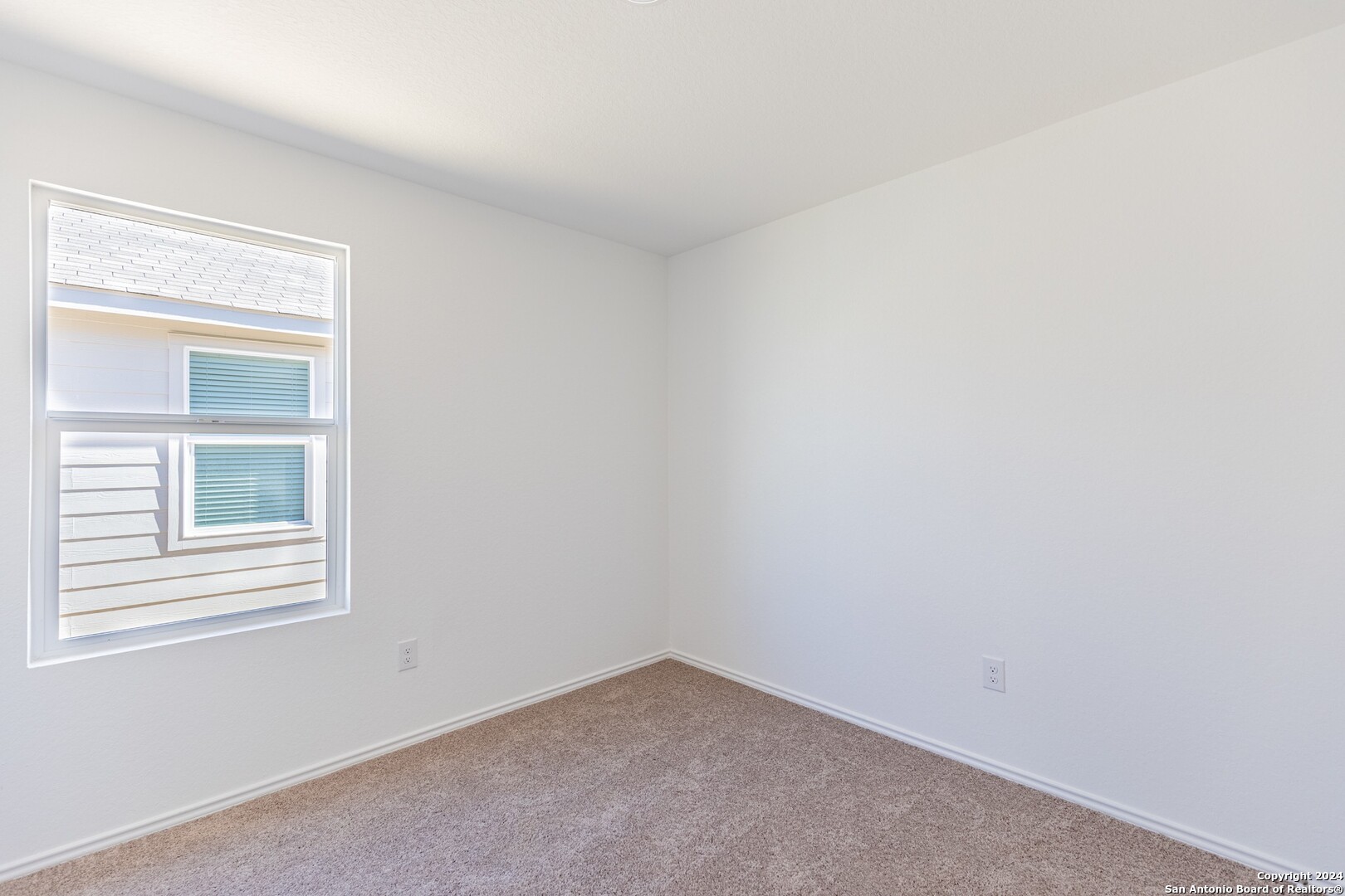1631 Knoll Ridge New Braunfels, TX 78130 - Photo 21 of 29 an empty room with a window