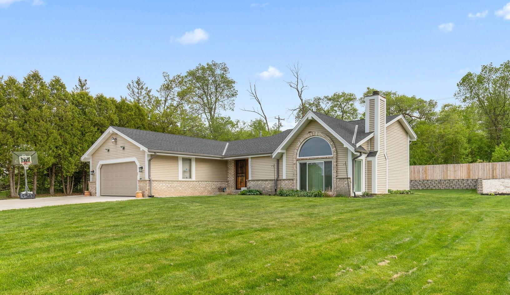 9201 West County Line Road Milwaukee, WI 53224 - Photo 2 of 24 Exterior 2
