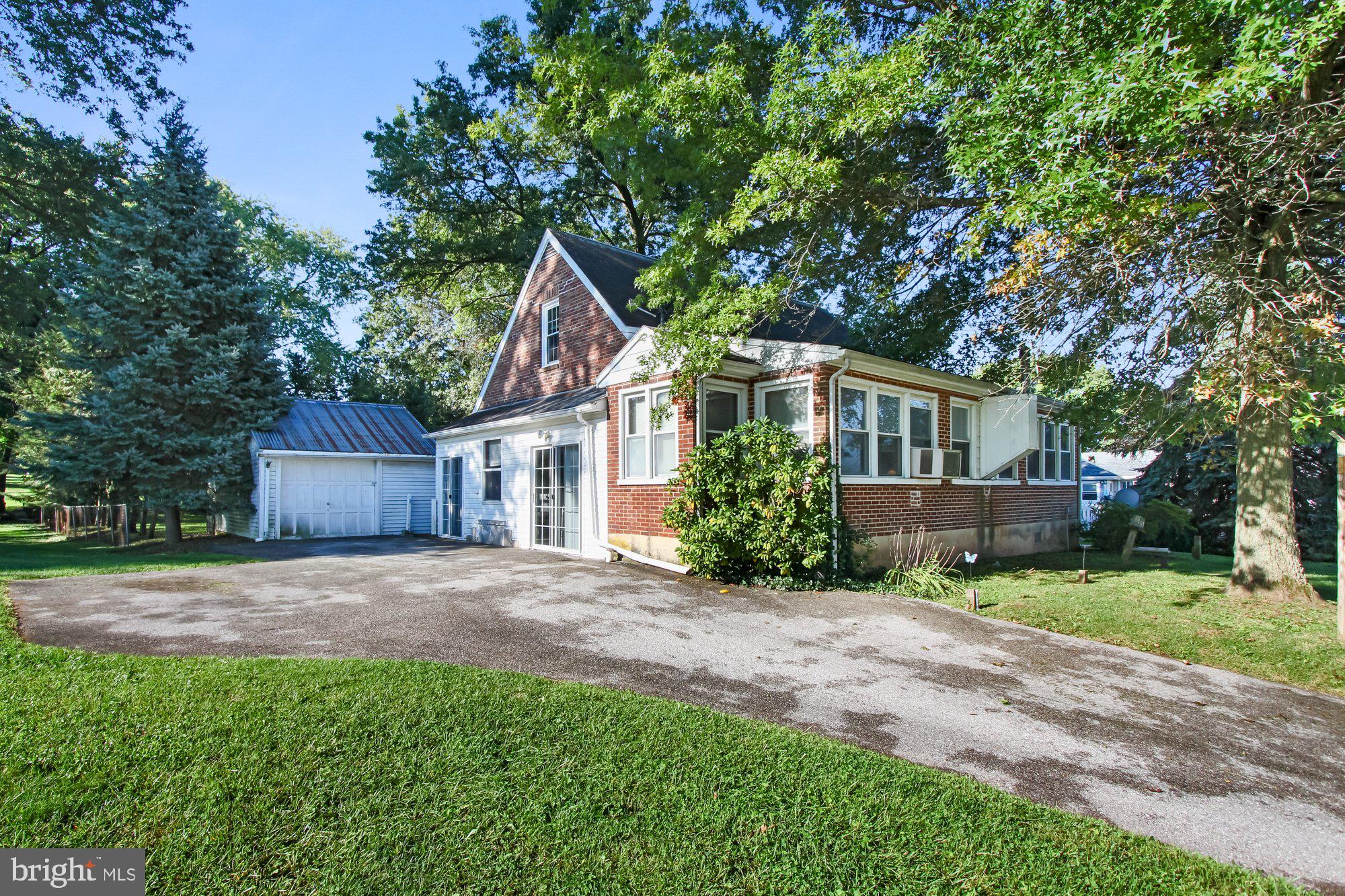 975 Millcreek Road York, PA 17404 - Photo 2 of 27 Gallery Image 2