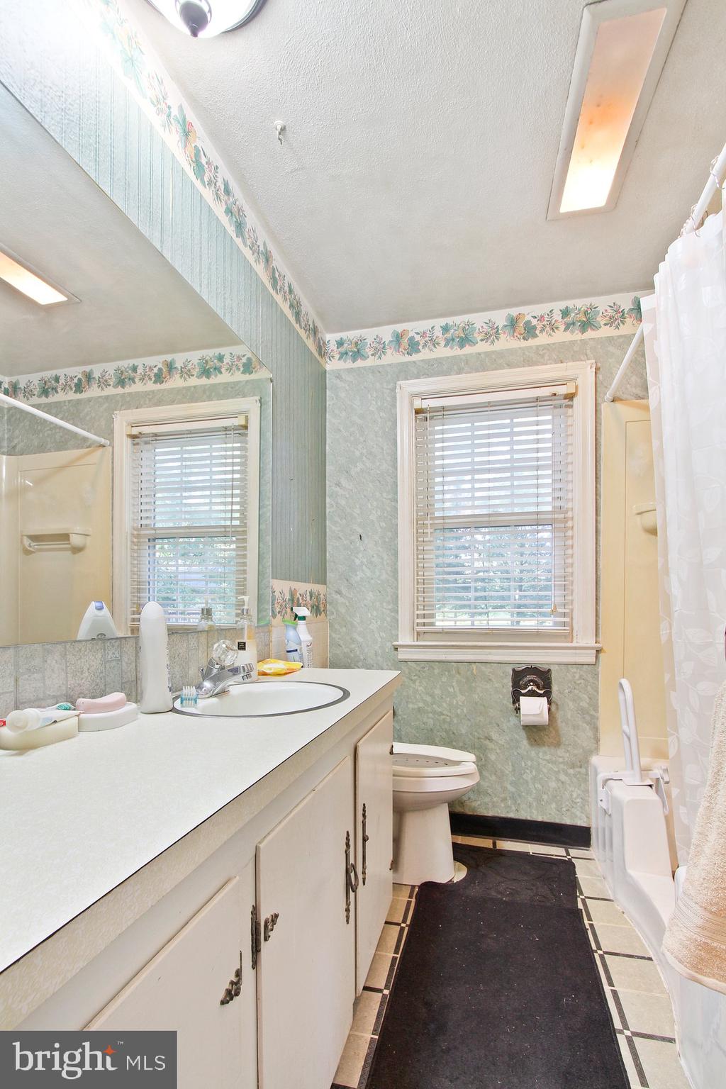 975 Millcreek Road York, PA 17404 - Photo 13 of 27 Gallery Image 13