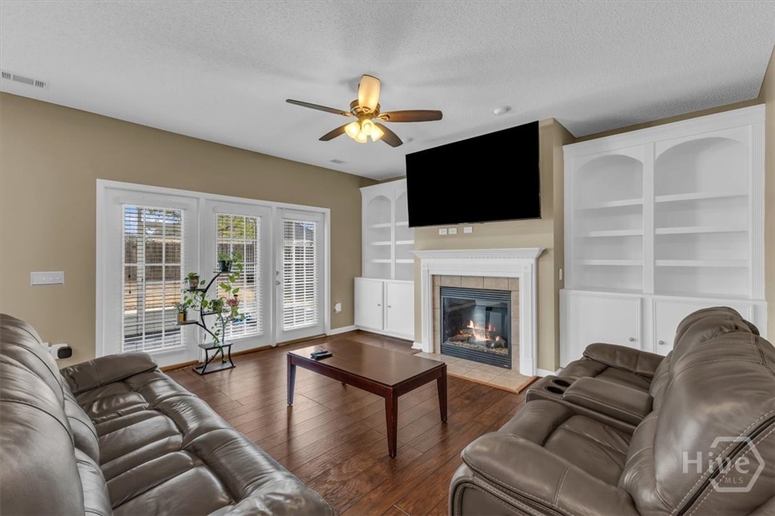 830 Granite Lane Savannah, GA 31419 - Photo 5 of 25 Family Room