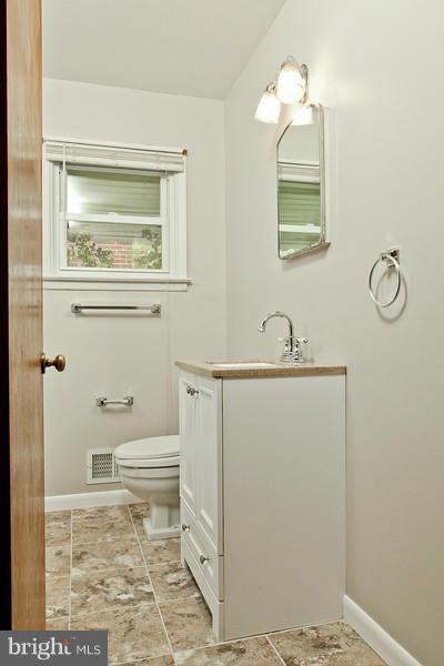 905 Seminole Road Frederick, MD 21701 - Photo 13 of 20 Renovate full bath