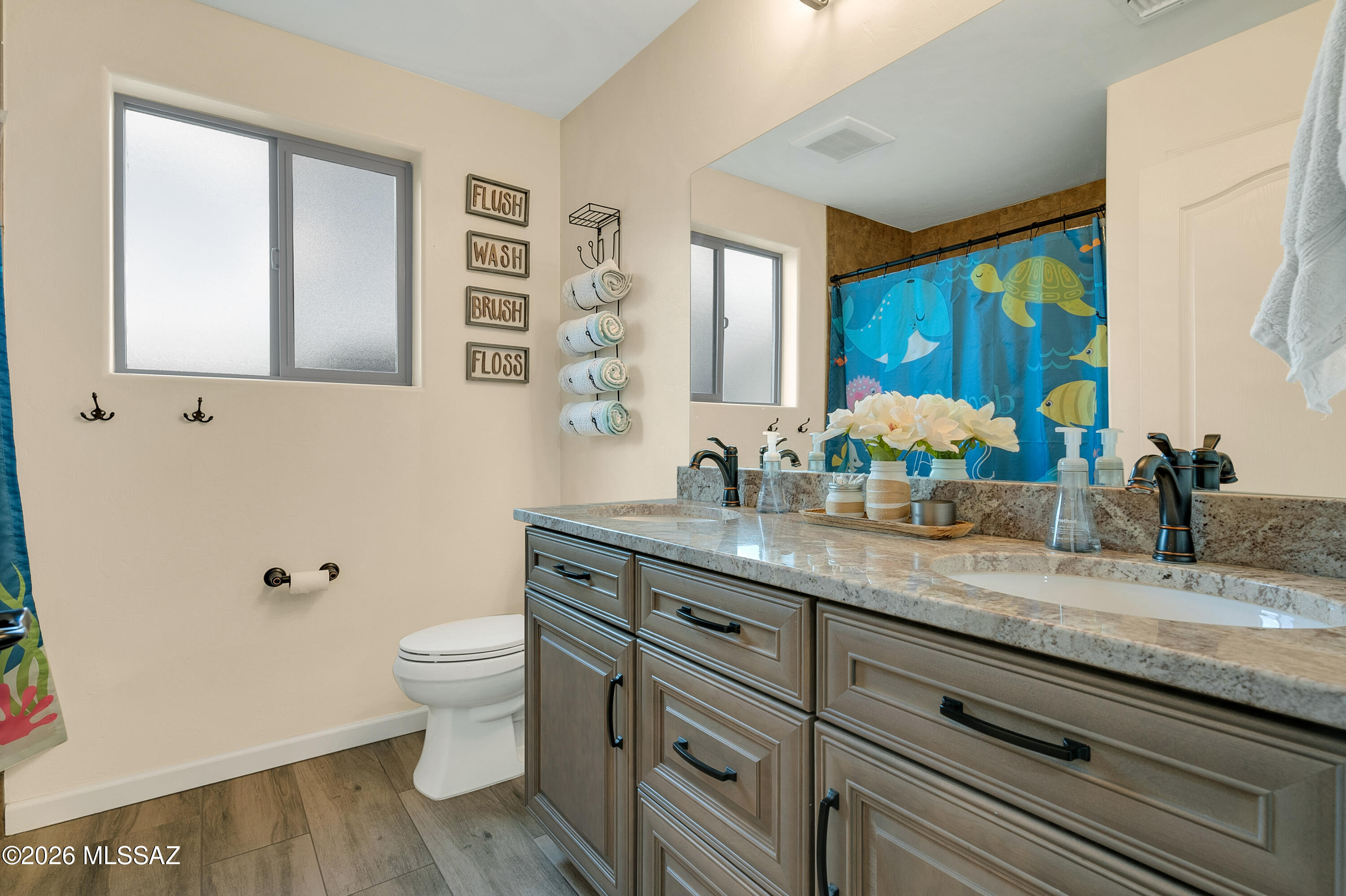 4892 West Sunset Road Tucson, AZ 85743 - Photo 35 of 45 Hall bath