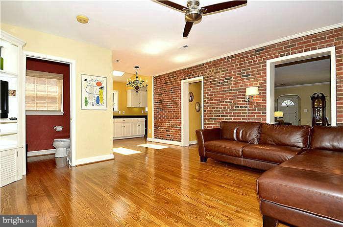 2703 Fordham Road Alexandria, VA 22302 - Photo 14 of 30 Family Room