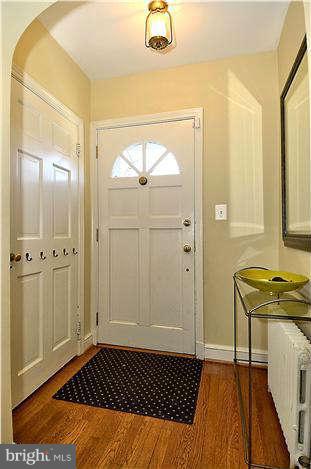 2703 Fordham Road Alexandria, VA 22302 - Photo 3 of 30 Foyer
