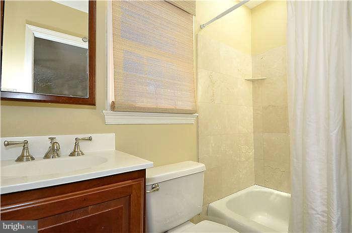 2703 Fordham Road Alexandria, VA 22302 - Photo 22 of 30 Bath (Master)