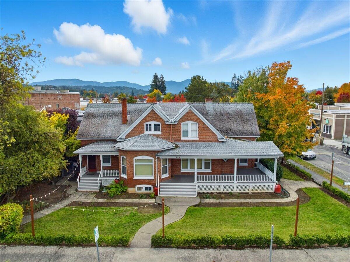 139 Southwest I Street Grants Pass, OR 97526 - Photo 40 of 47 a front view of a house with a yard