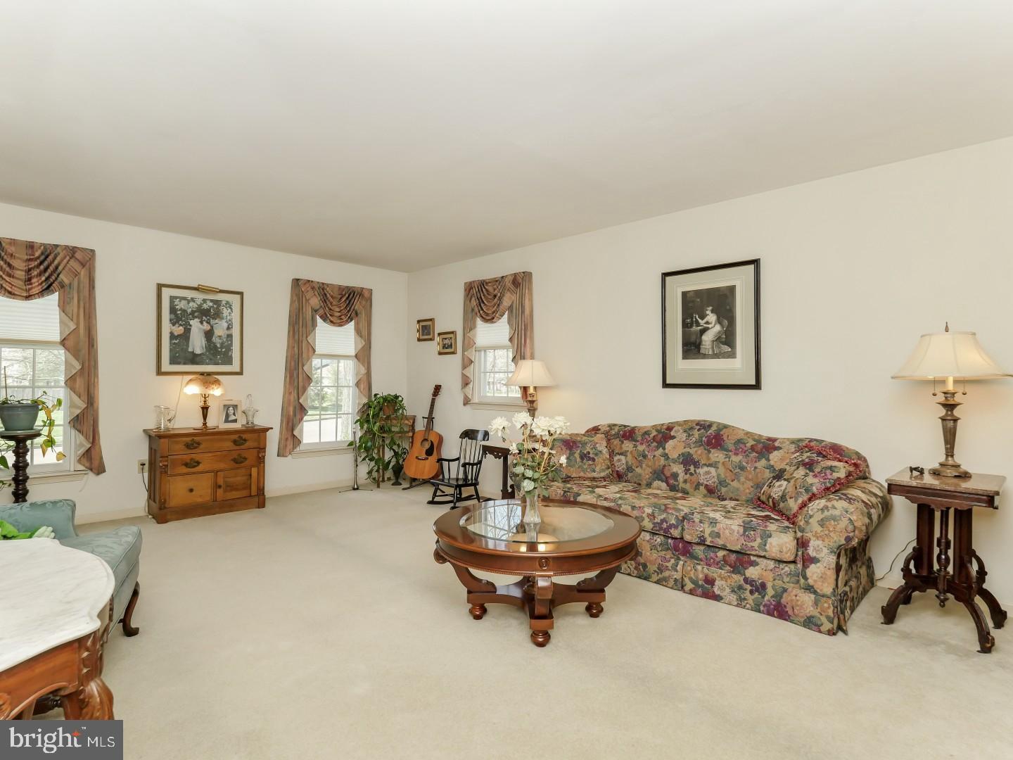422 Trend Road Yardley, PA 19067 - Photo 4 of 24 Gallery Image 4