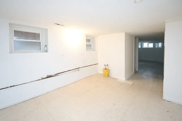 a view of a livingroom with entryway