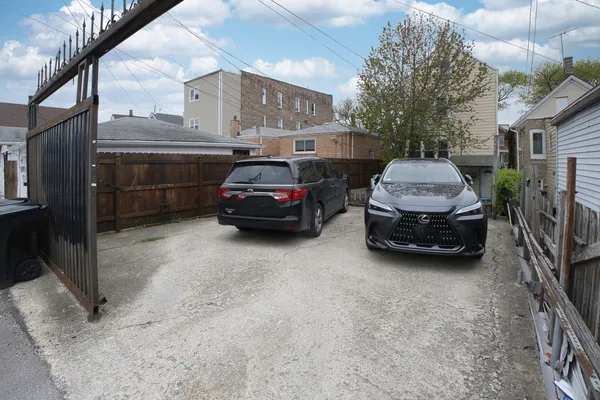 $489,000 | 3645 South Wood Street, Chicago, IL 60609