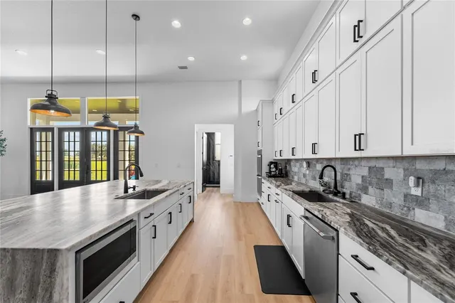 $1,650,000 | 18800 Groves Drive, Groveland, FL 34736