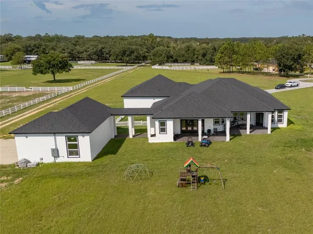 $1,650,000 | 18800 Groves Drive, Groveland, FL 34736