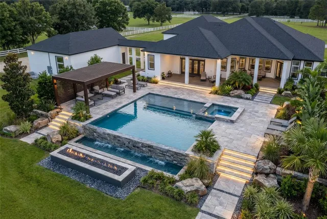 $1,650,000 | 18800 Groves Drive, Groveland, FL 34736