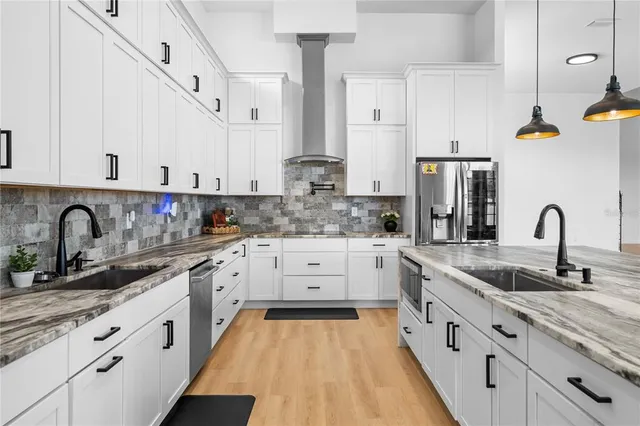 $1,650,000 | 18800 Groves Drive, Groveland, FL 34736