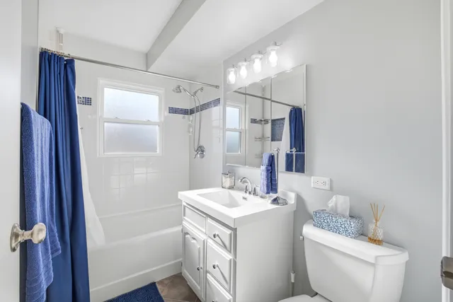 $399,900 | 429 Lauren Lane, Buffalo Grove, IL 60089