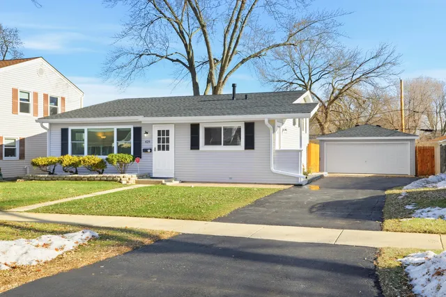 $399,900 | 429 Lauren Lane, Buffalo Grove, IL 60089