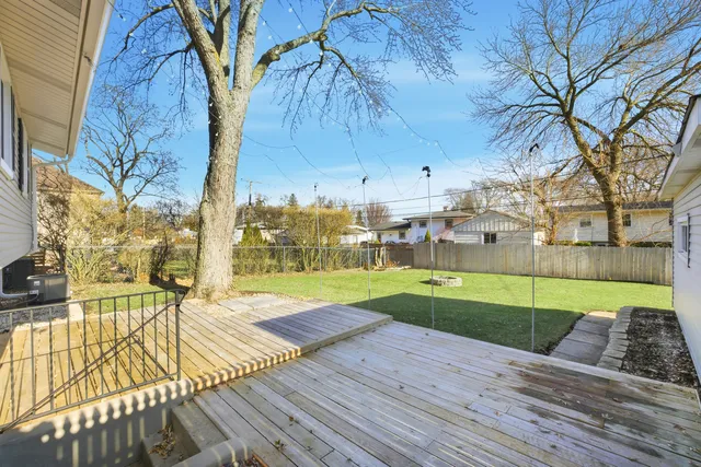 $399,900 | 429 Lauren Lane, Buffalo Grove, IL 60089