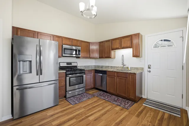 $399,900 | 429 Lauren Lane, Buffalo Grove, IL 60089